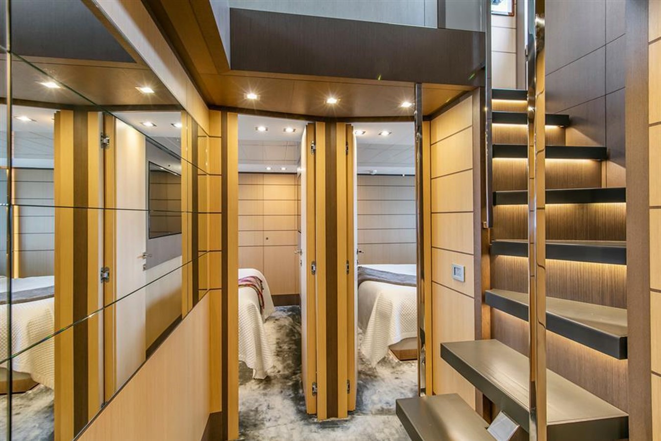 Ferretti Yachts Motor Yacht LONTANO For Sale