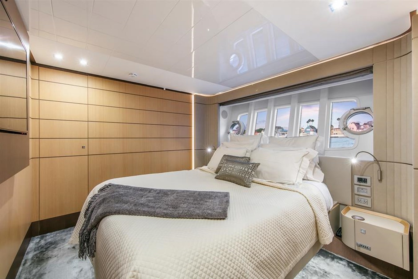 Ferretti Yachts Motor Yacht LONTANO For Sale