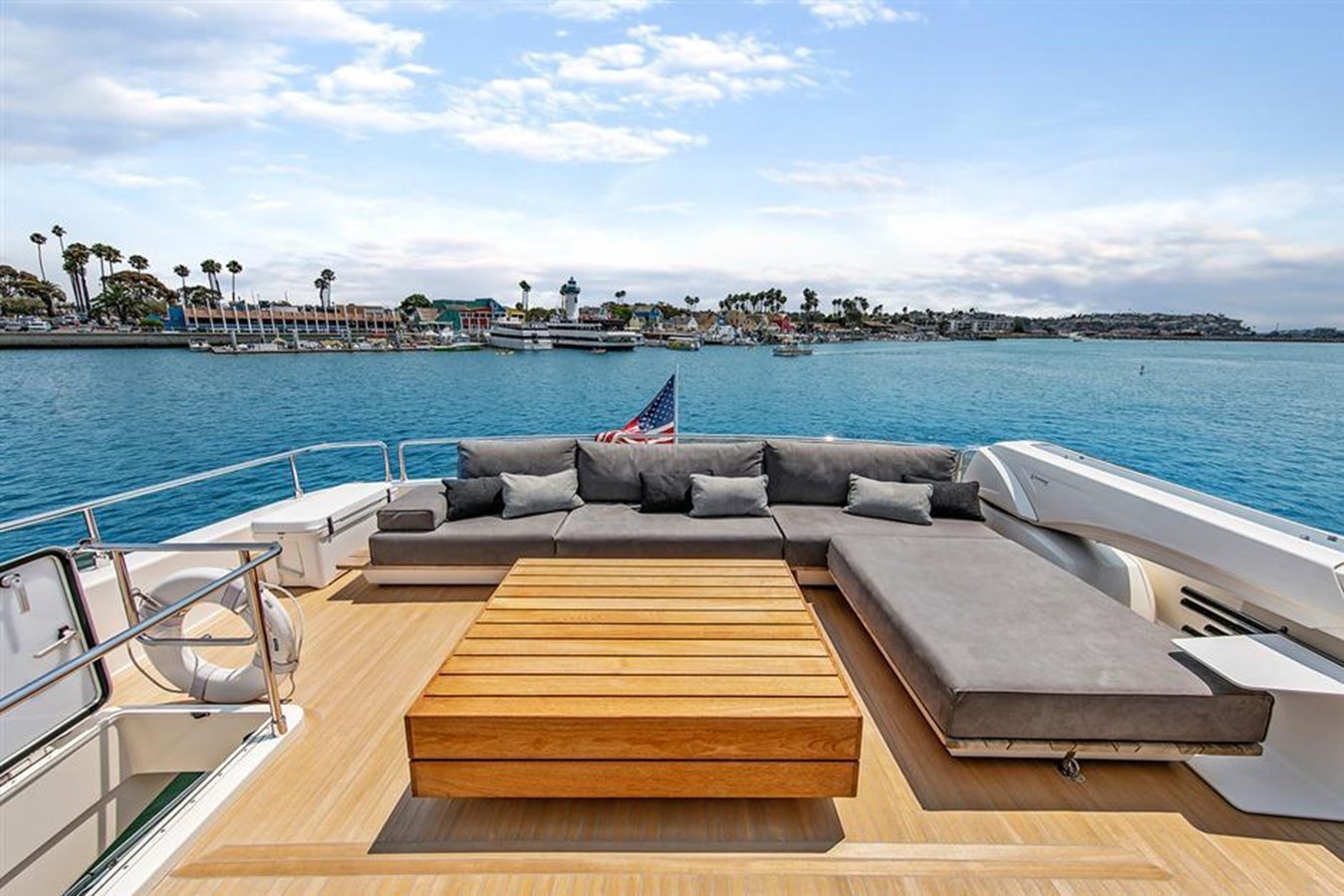 Ferretti Yachts Motor Yacht LONTANO For Sale