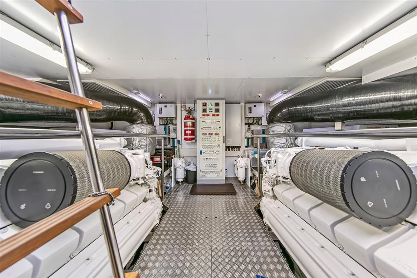 Ferretti Yachts Motor Yacht LONTANO For Sale