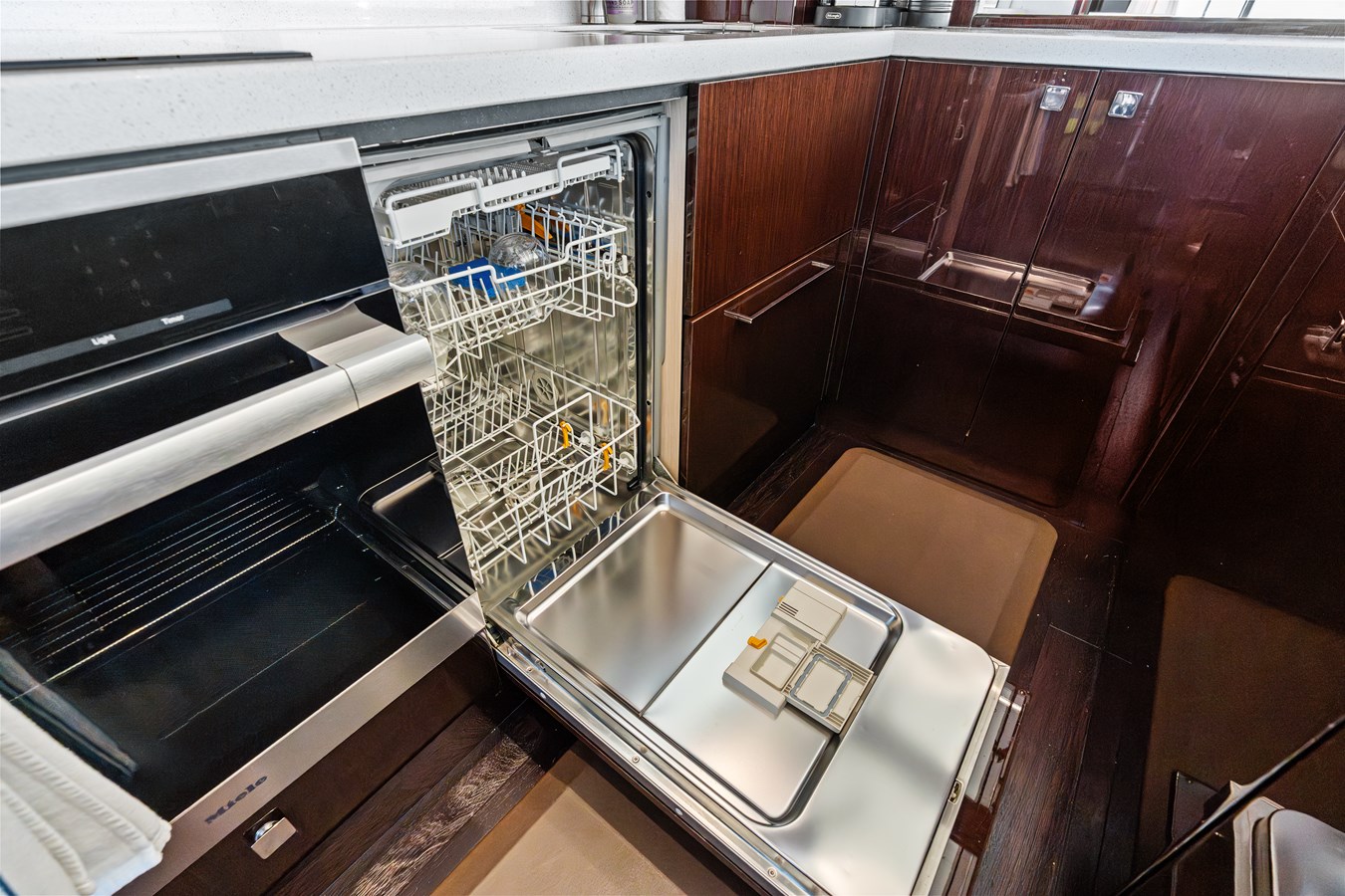 Sunseeker Motor Yacht Tempus Fugit For Sale