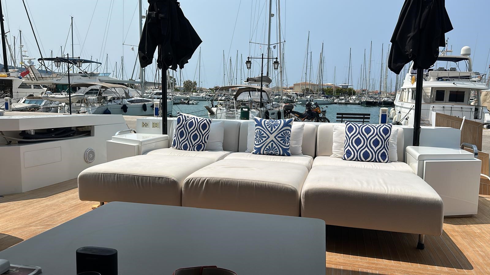Grp Motor Yacht D&D For Sale