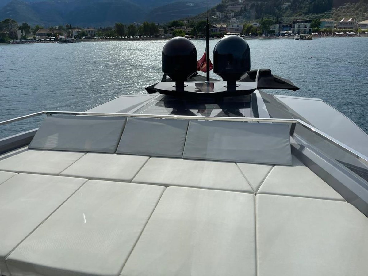 Grp Motor Yacht D&D For Sale