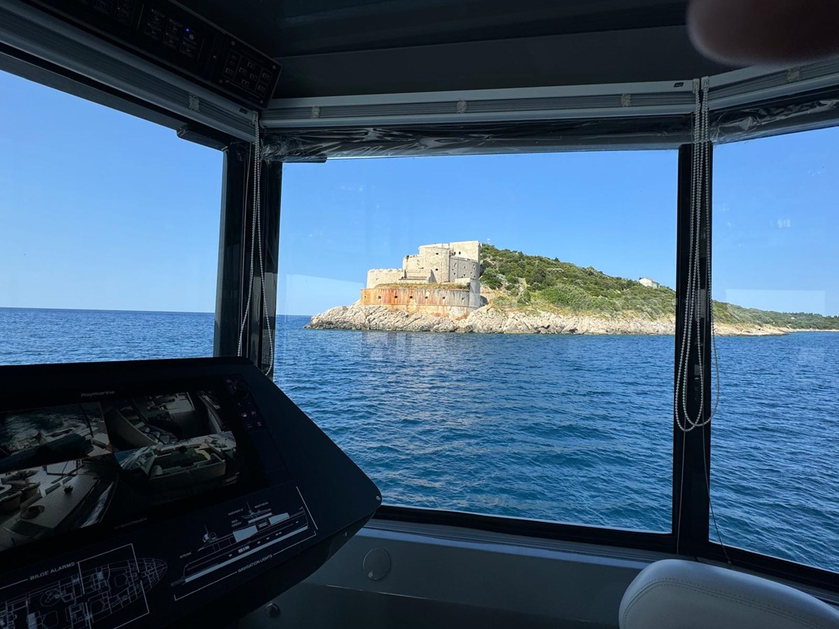 Grp Motor Yacht D&D For Sale