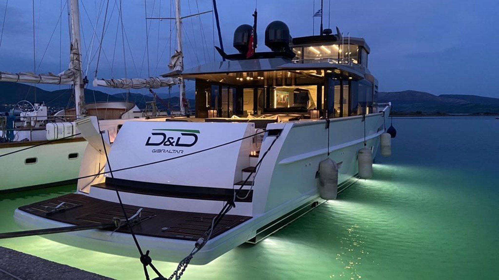 Grp Motor Yacht D&D For Sale