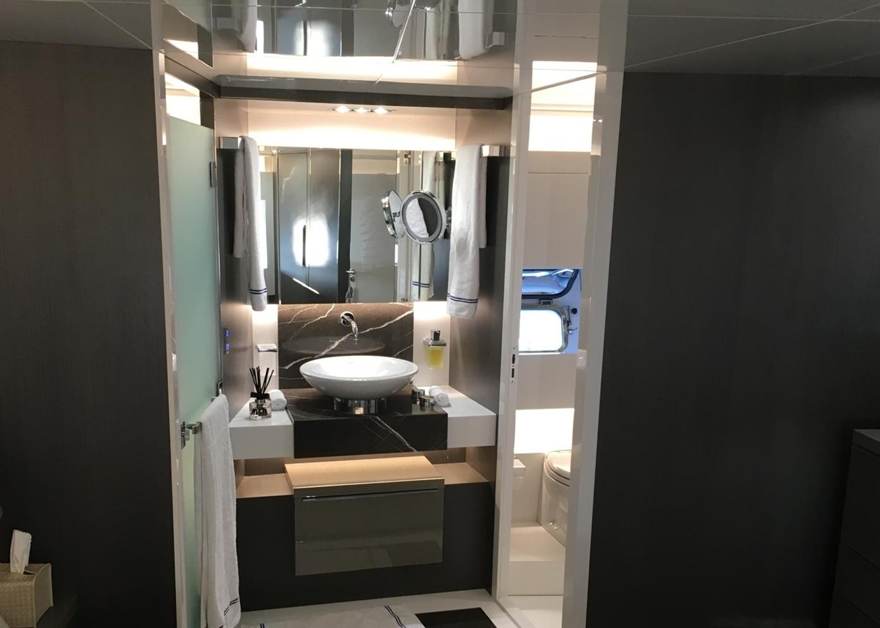 Grp Motor Yacht D&D For Sale