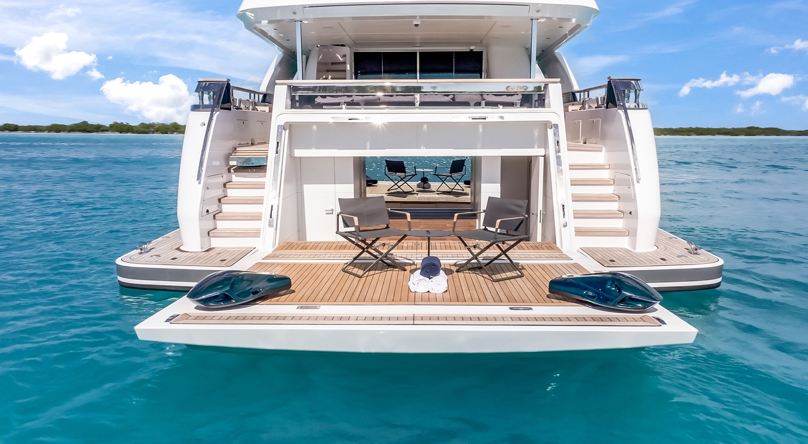 Custom Line Motor Yacht NAVETTA 42 For Sale
