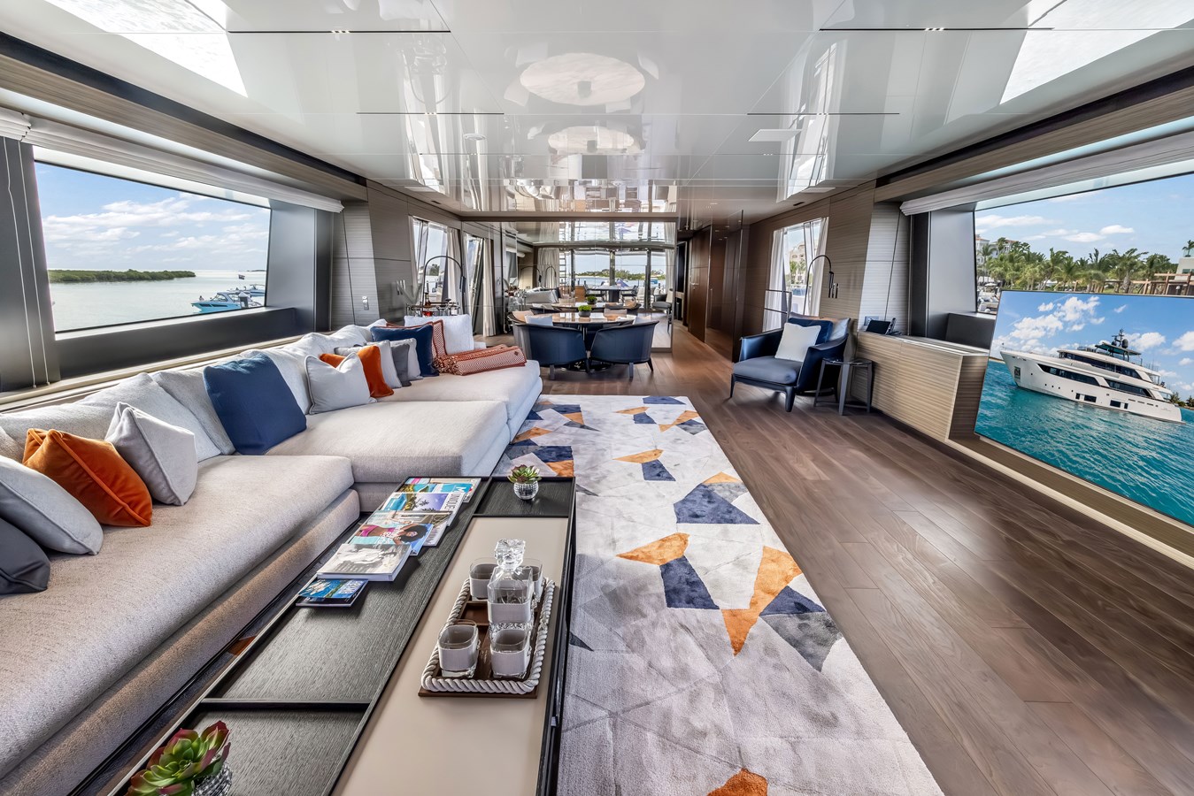 Custom Line Motor Yacht NAVETTA 42 For Sale