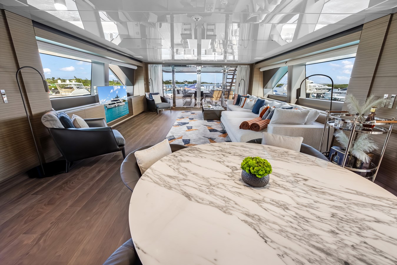 Custom Line Motor Yacht NAVETTA 42 For Sale