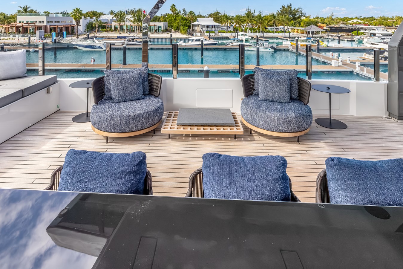 Custom Line Motor Yacht NAVETTA 42 For Sale
