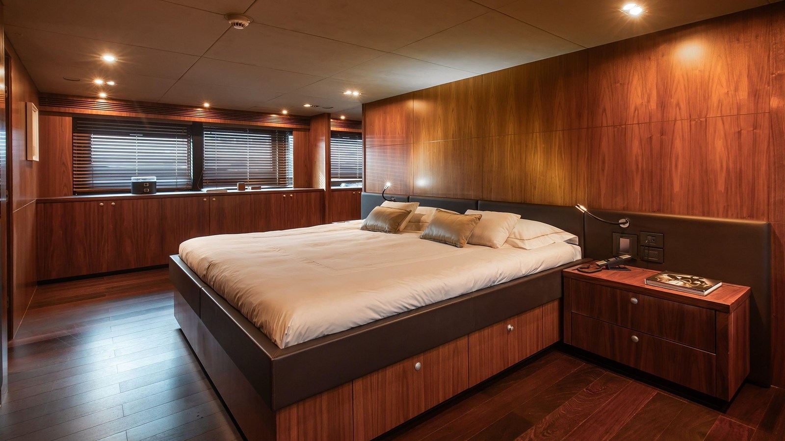 Sunseeker Motor Yacht DESEO For Sale