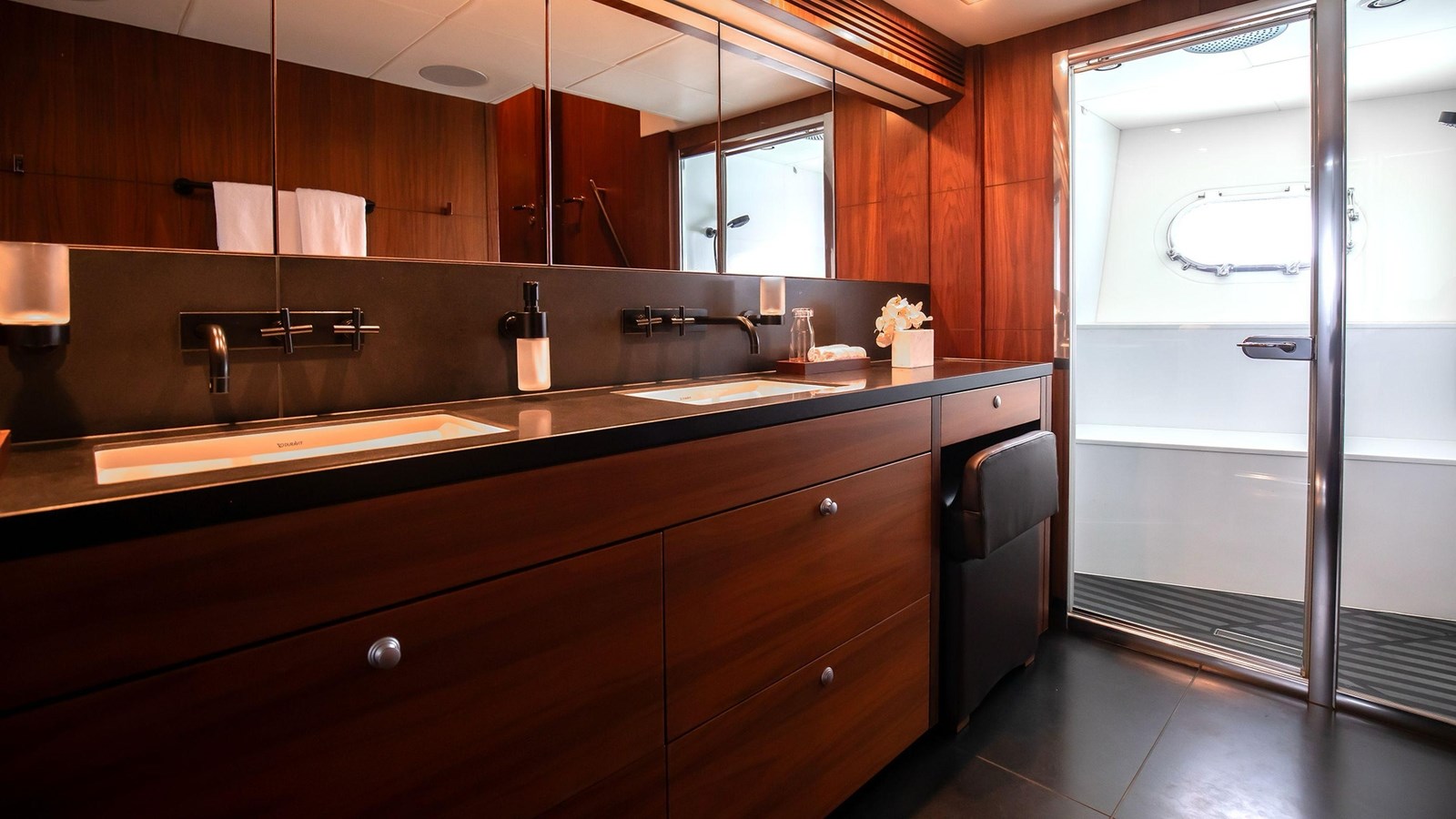 Sunseeker Motor Yacht DESEO For Sale
