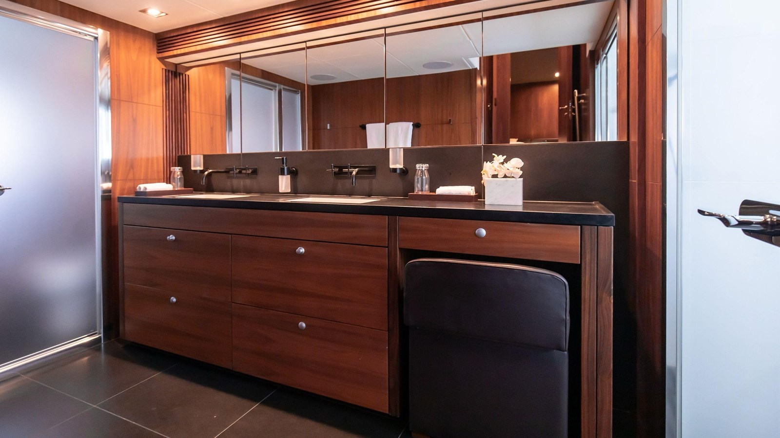 Sunseeker Motor Yacht DESEO For Sale