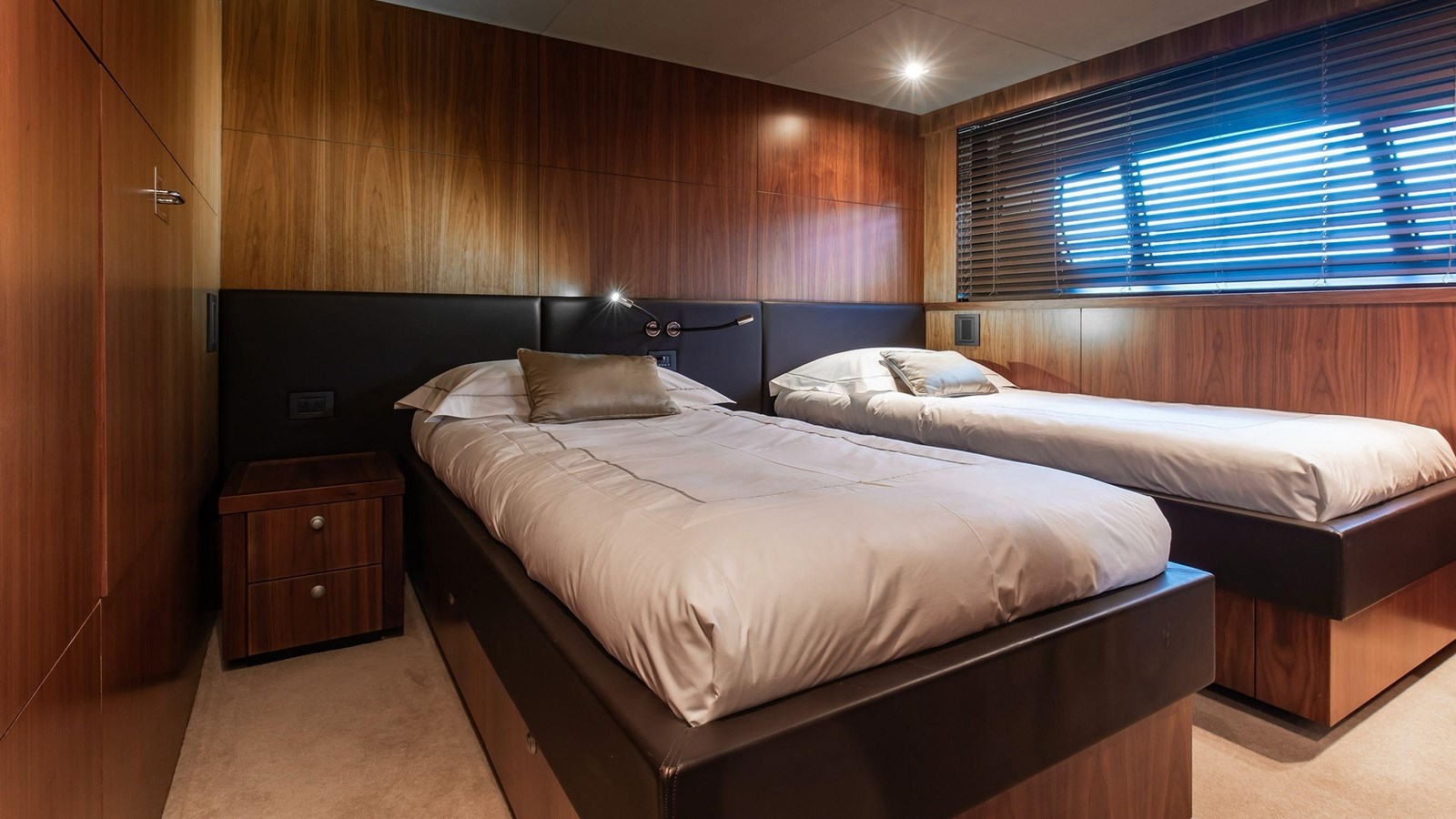 Sunseeker Motor Yacht DESEO For Sale