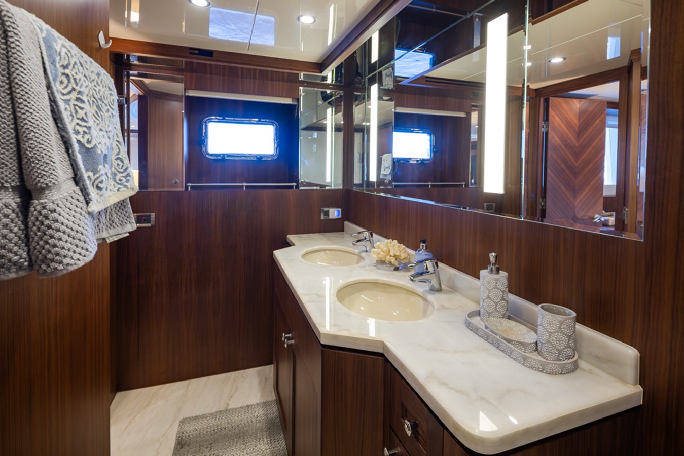 Ocean Alexander Motor Yacht Rhondavous  For Sale