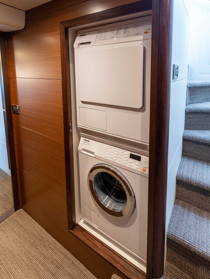 Ocean Alexander Motor Yacht Sub-Par For Sale