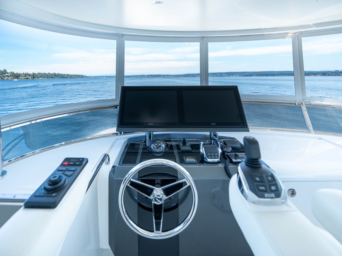 Ocean Alexander Motor Yacht Sub-Par For Sale