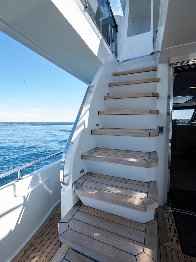 Ocean Alexander Motor Yacht Sub-Par For Sale