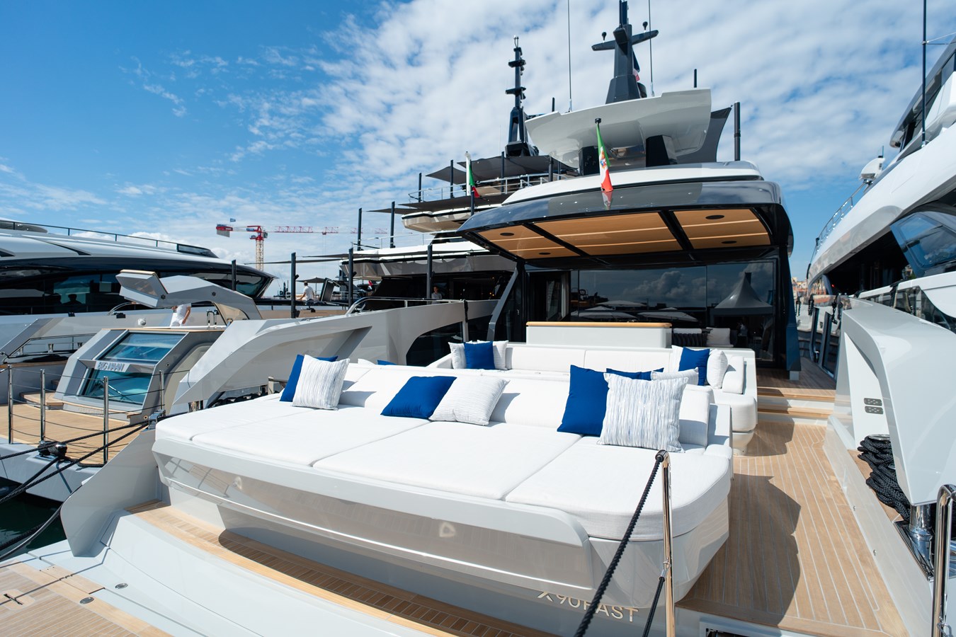 Extra Yachts Motor Yacht EXTRA X90 FAST For Sale