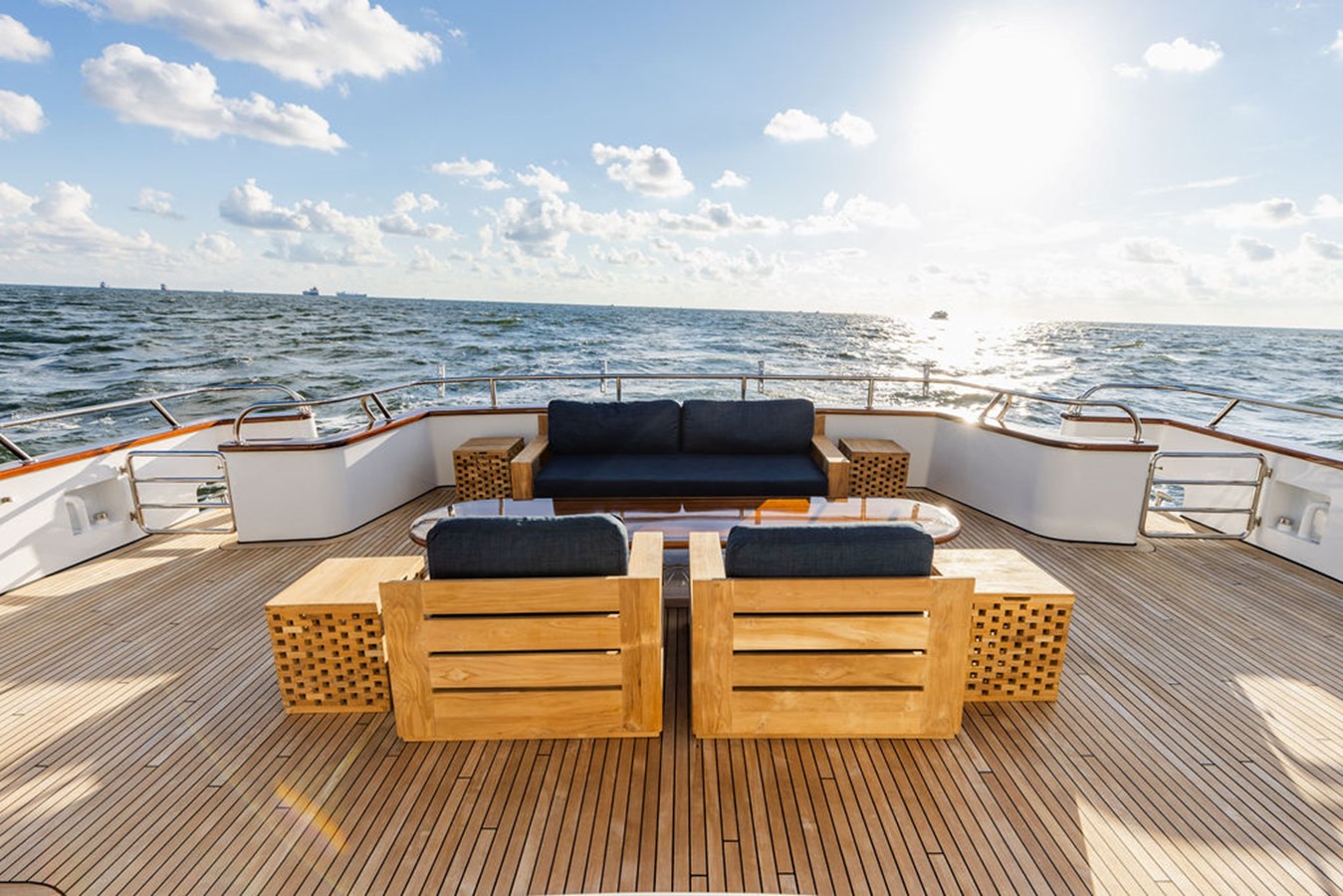 Crystal Yacht Motor Yacht EMPIRE SEA  For Sale