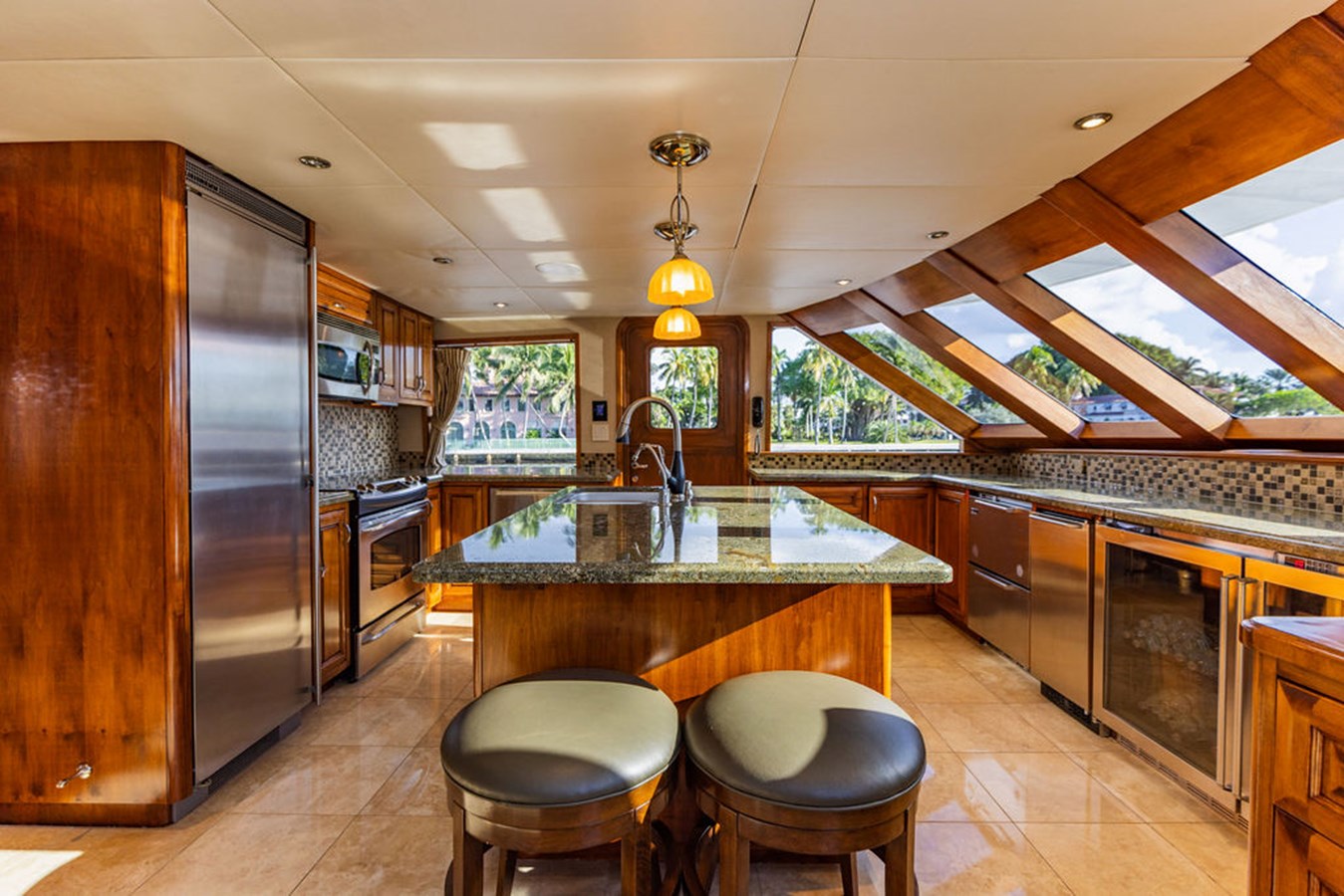 Crystal Yacht Motor Yacht EMPIRE SEA  For Sale