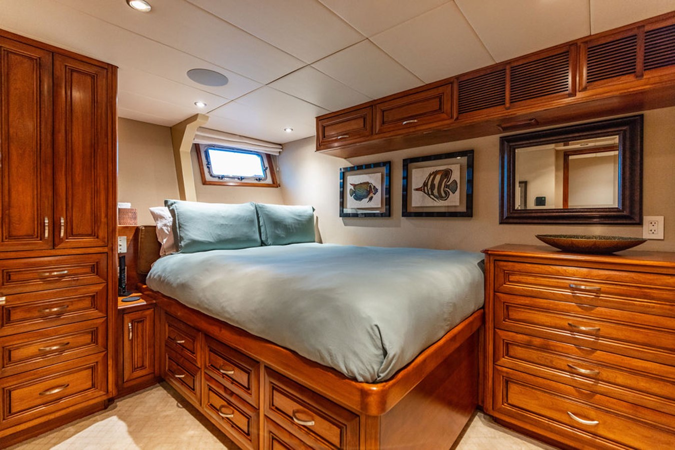 Crystal Yacht Motor Yacht EMPIRE SEA  For Sale
