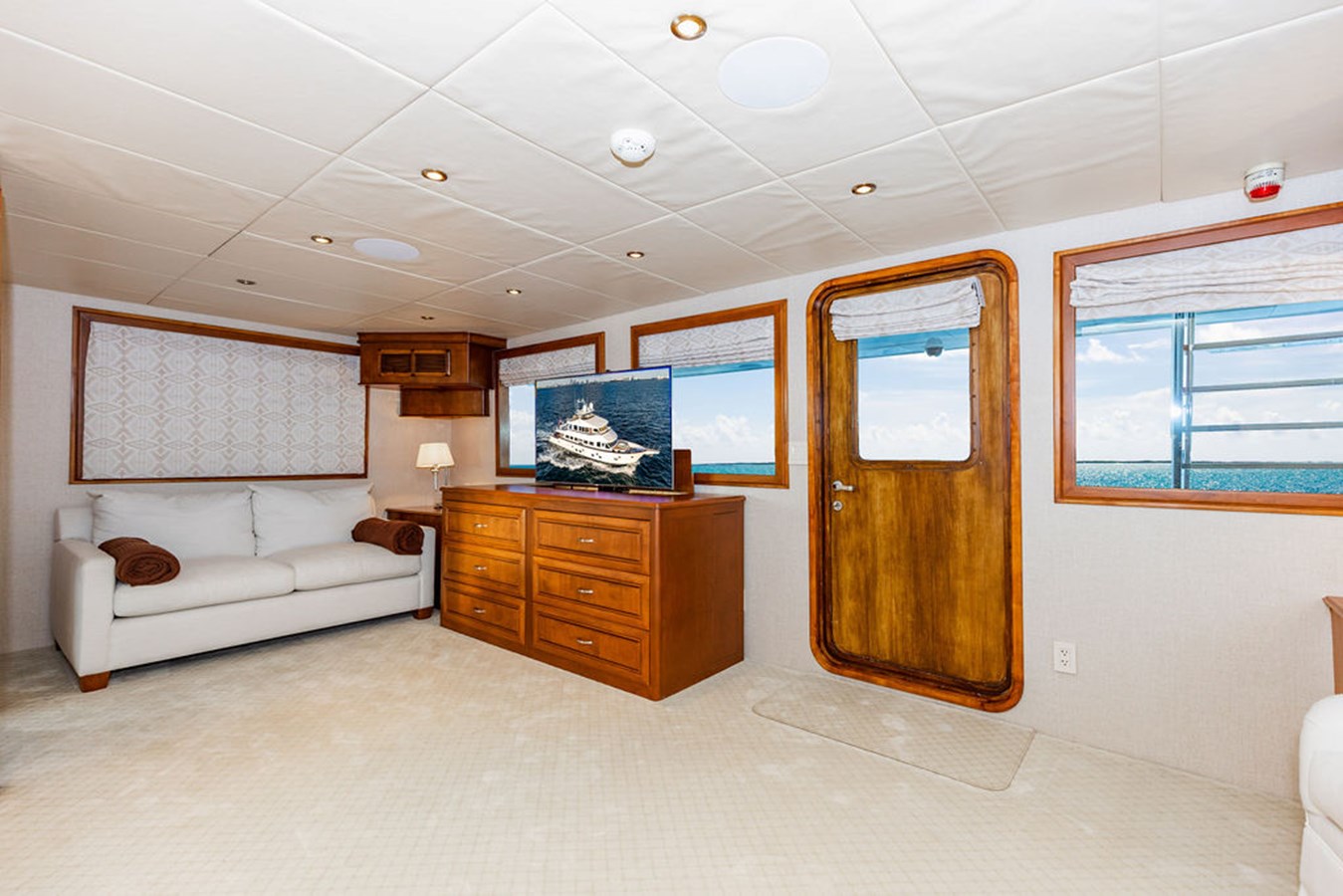 Crystal Yacht Motor Yacht EMPIRE SEA  For Sale