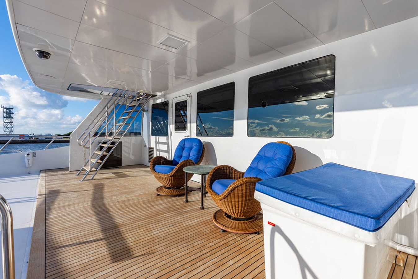 Crystal Yacht Motor Yacht EMPIRE SEA  For Sale