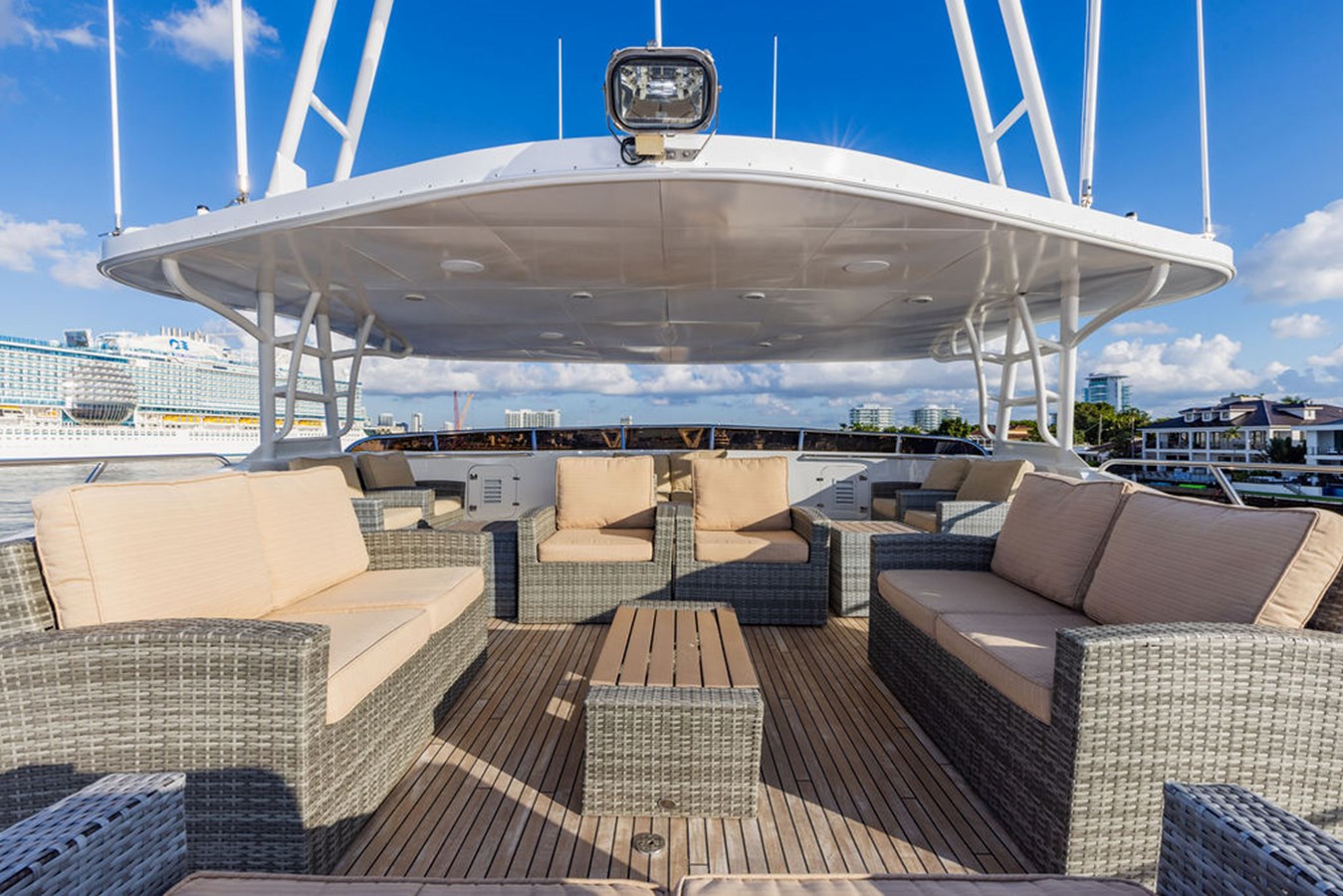 Crystal Yacht Motor Yacht EMPIRE SEA  For Sale