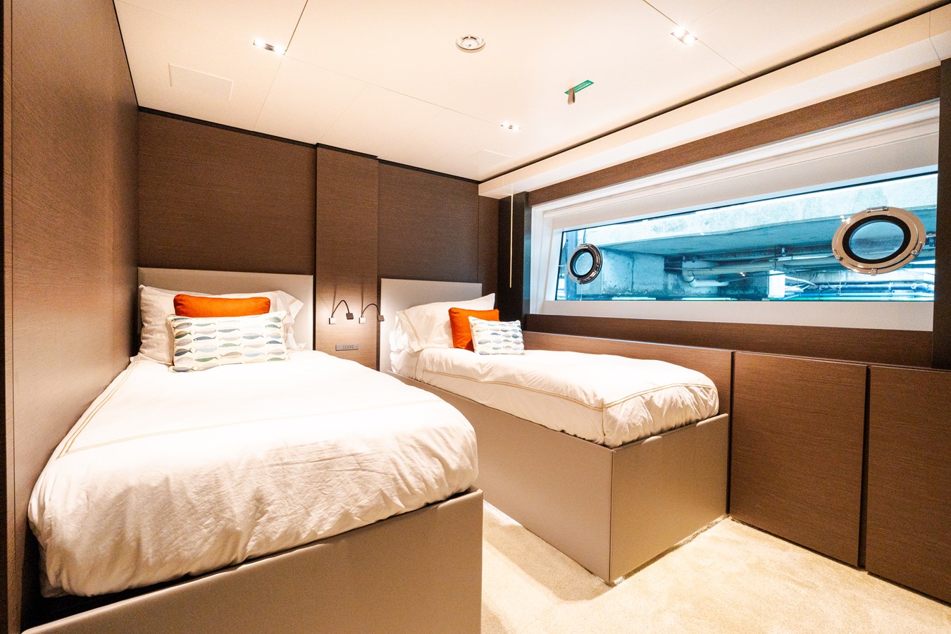 Custom Line Motor Yacht AMITY For Sale