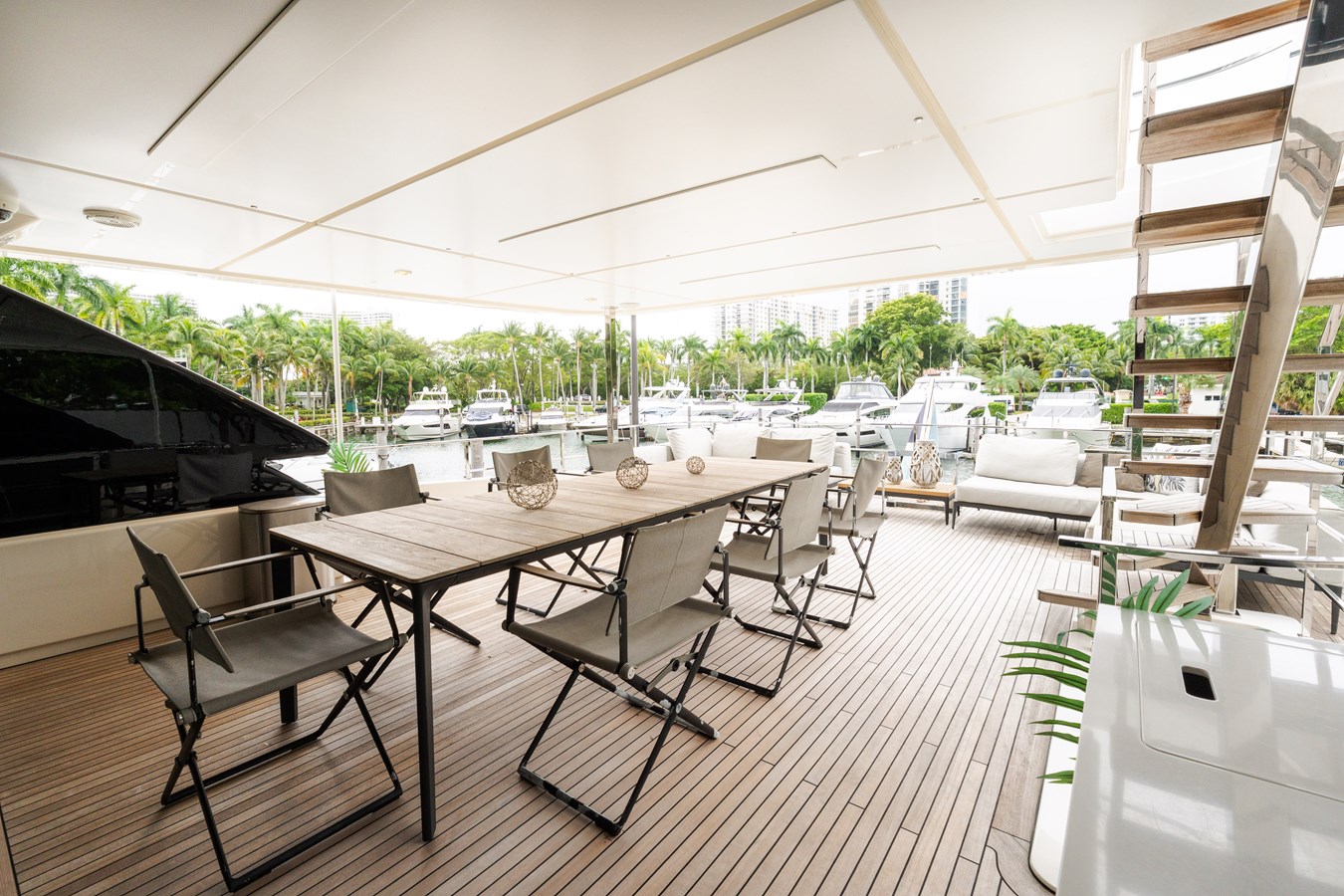 Custom Line Motor Yacht AMITY For Sale