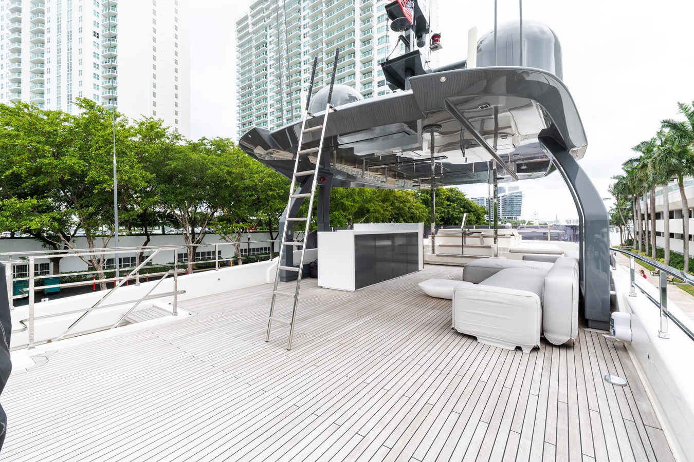 Custom Line Motor Yacht AMITY For Sale