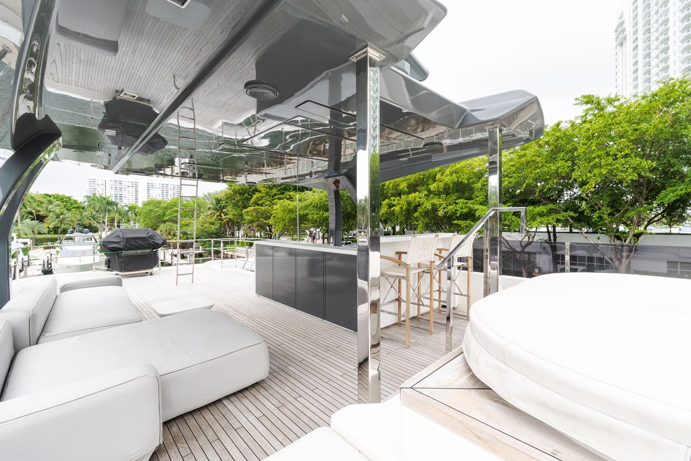 Custom Line Motor Yacht AMITY For Sale