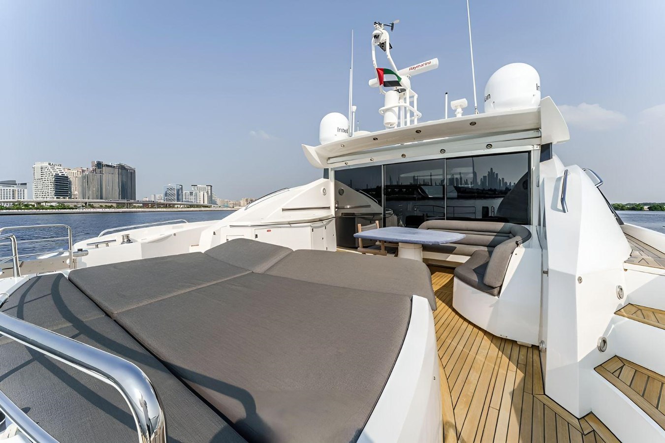 Sunseeker Motor Yacht Sunseeker Predator 82 For Sale