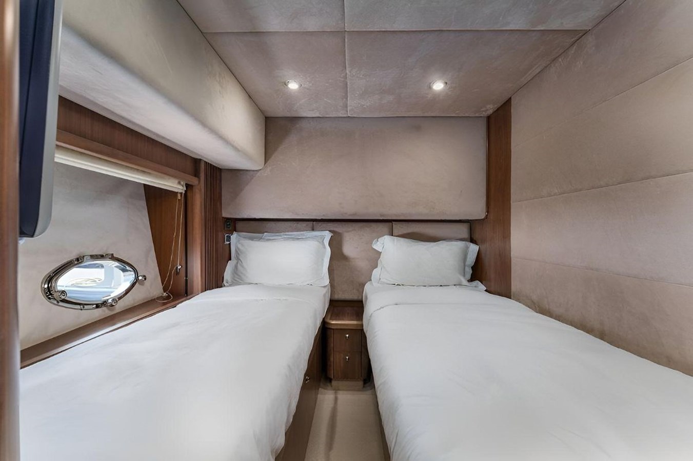 Sunseeker Motor Yacht Sunseeker Predator 82 For Sale