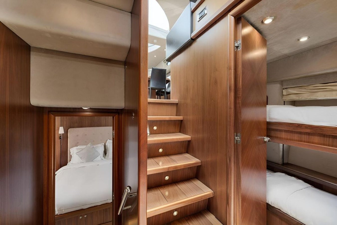 Sunseeker Motor Yacht Sunseeker Predator 82 For Sale