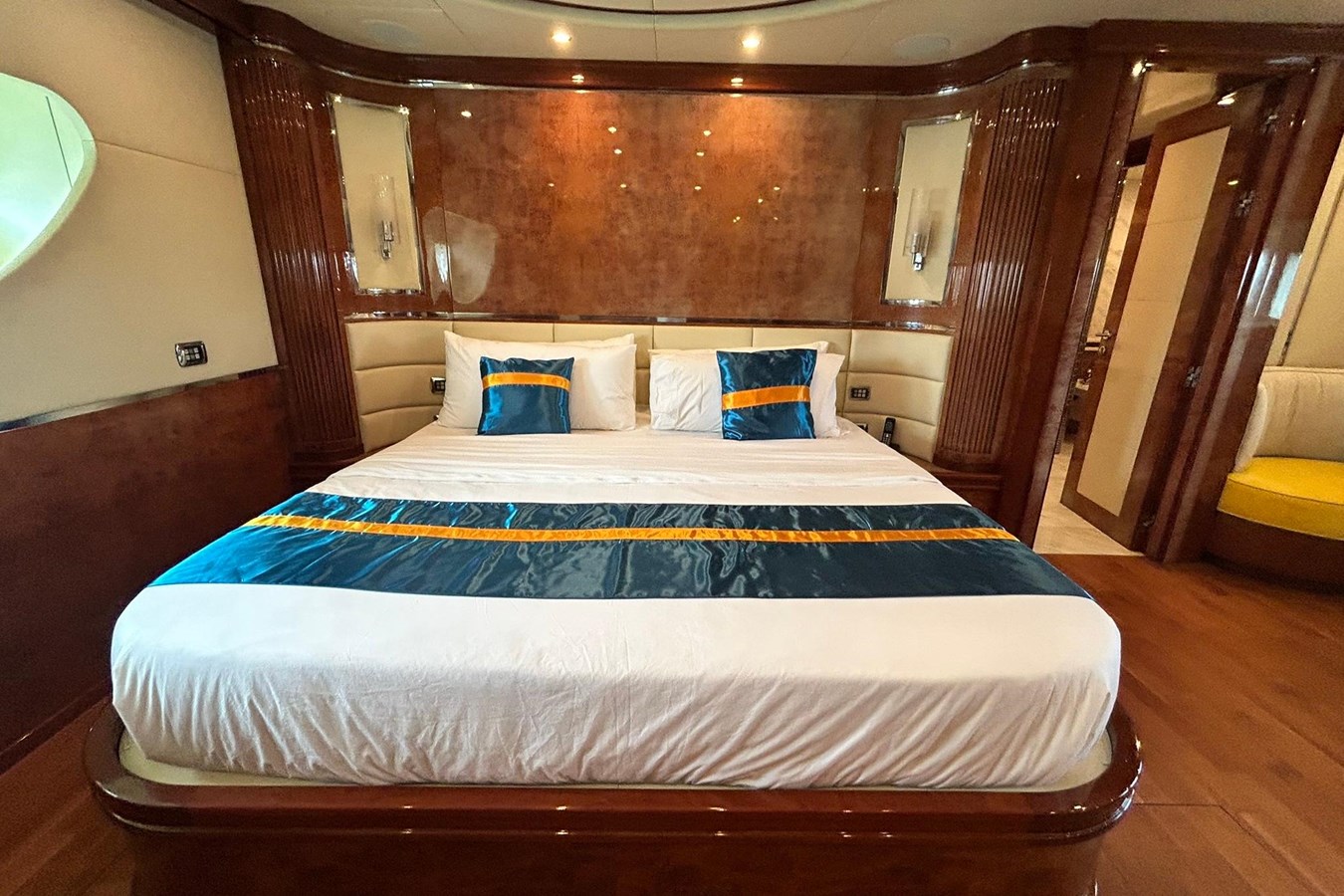 Versilcraft Motor Yacht Sunshine For Sale