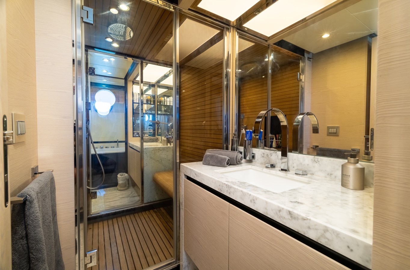 Azimut Yachts Motor Yacht SABI For Sale