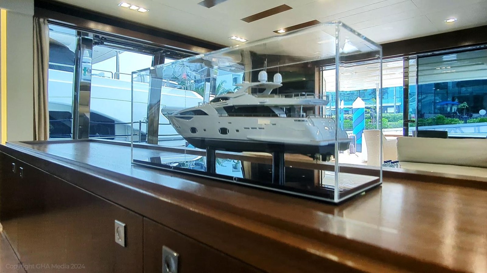 Ferretti Custom Line Motor Yacht OXYGEN For Sale