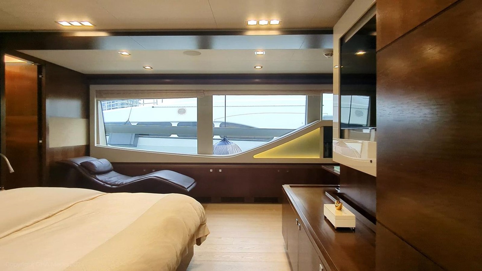 Ferretti Custom Line Motor Yacht OXYGEN For Sale