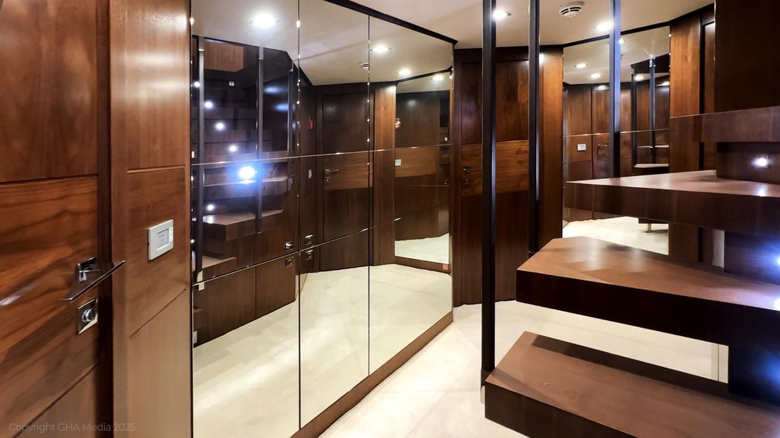 Ferretti Custom Line Motor Yacht OXYGEN For Sale