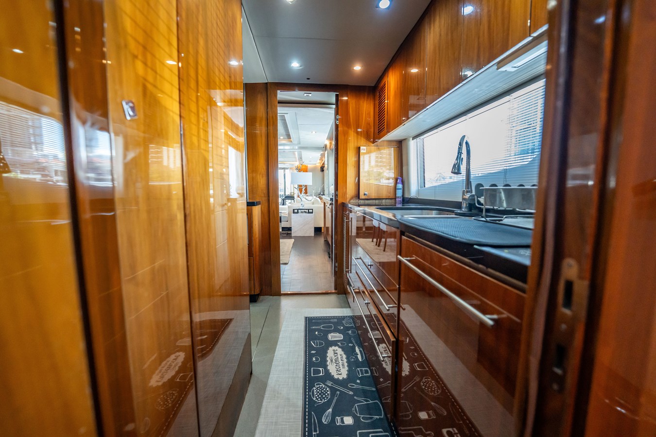 Sunseeker Motor Yacht BLUE For Sale