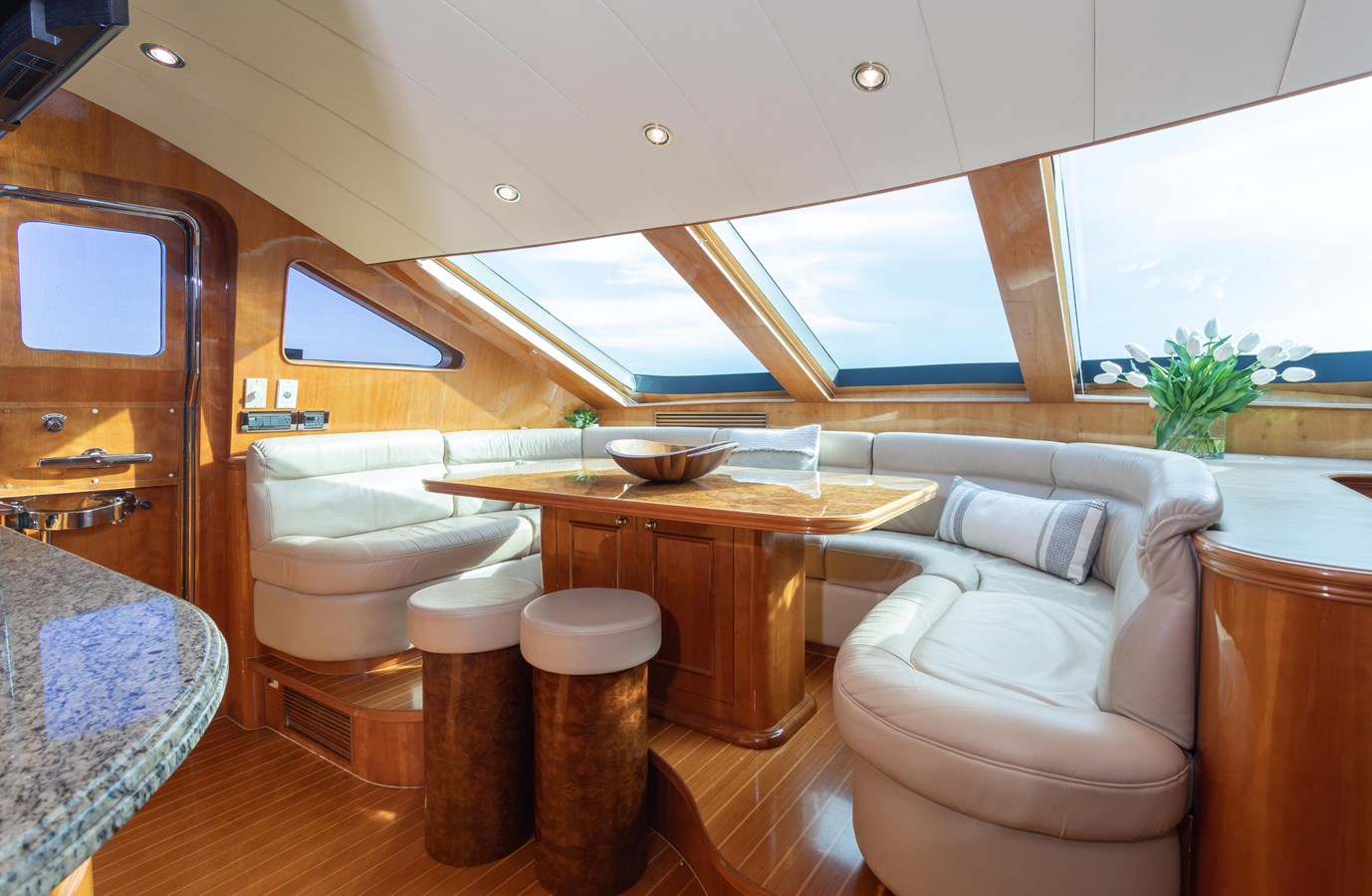 Horizon Motor Yachts Motor Yacht RAYS For Sale