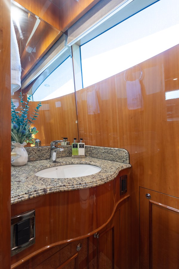 Horizon Motor Yachts Motor Yacht RAYS For Sale
