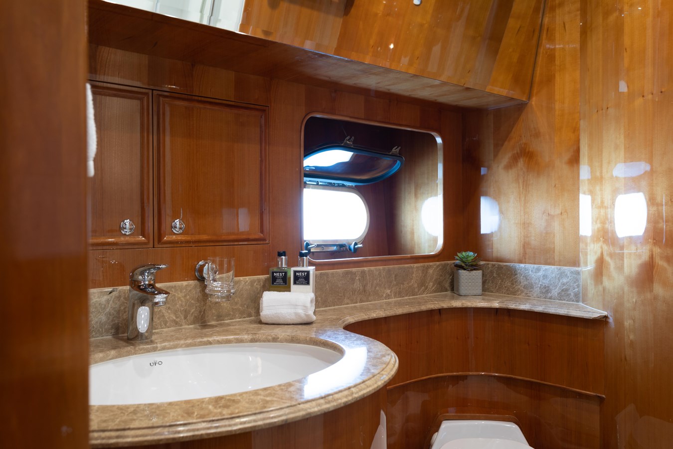 Horizon Motor Yachts Motor Yacht RAYS For Sale
