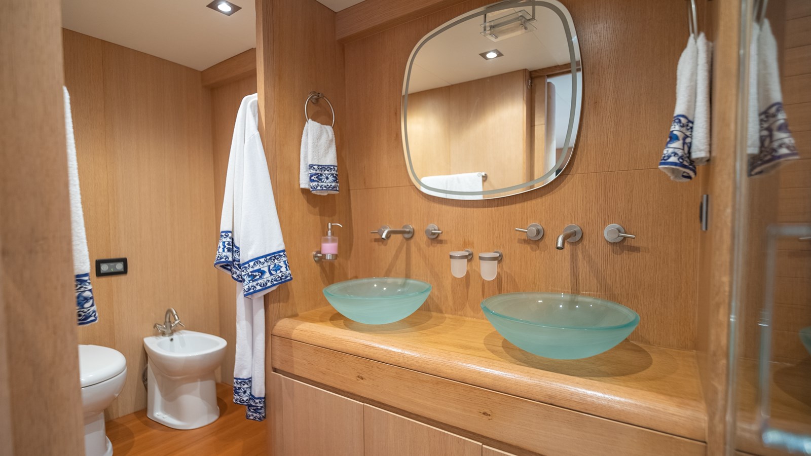 Aicon Yachts Motor Yacht Onyx For Sale