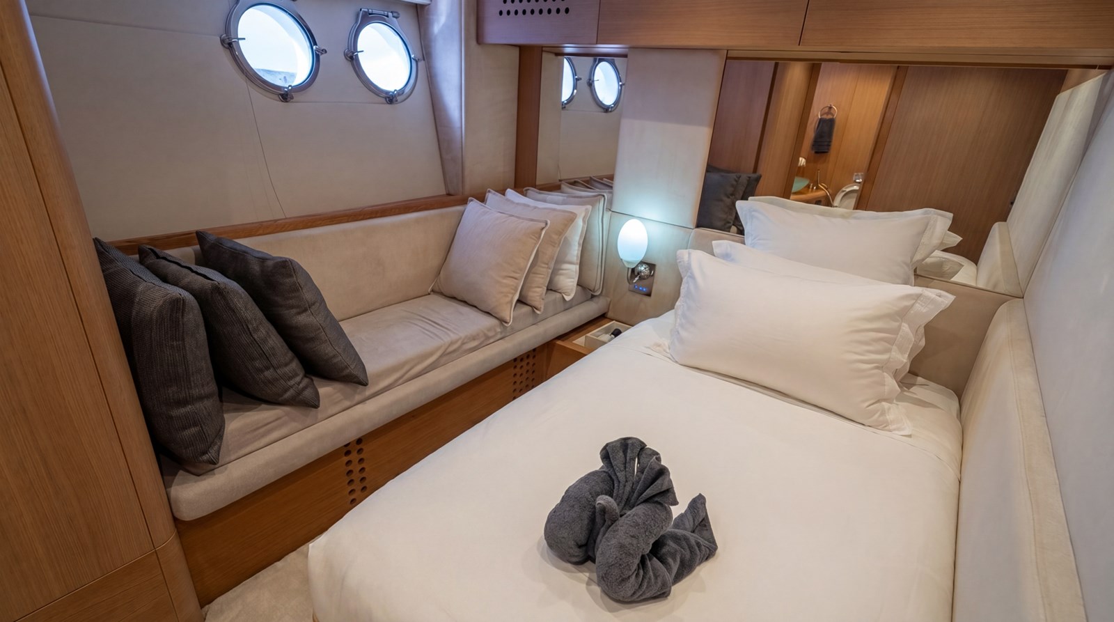 Aicon Yachts Motor Yacht Onyx For Sale