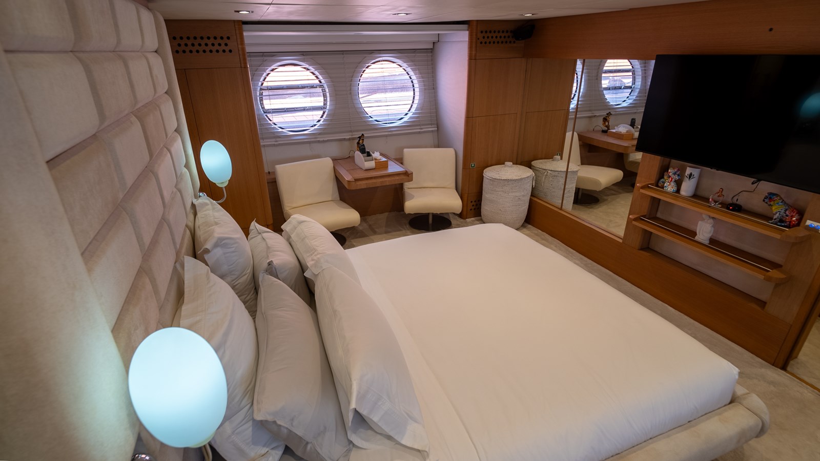 Aicon Yachts Motor Yacht Onyx For Sale