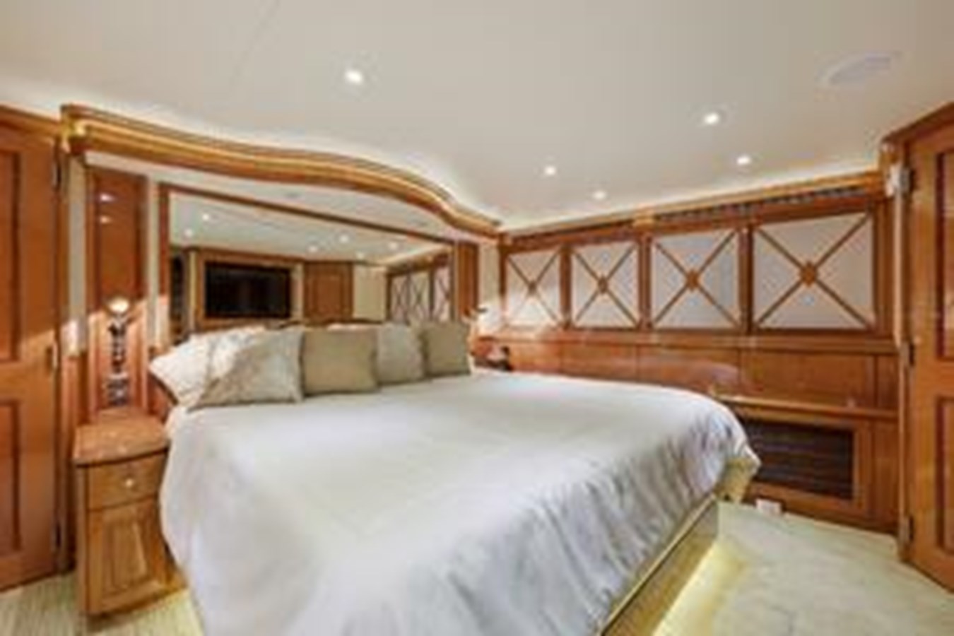 Cheoy Lee Motor Yacht FOOTLOOSE For Sale