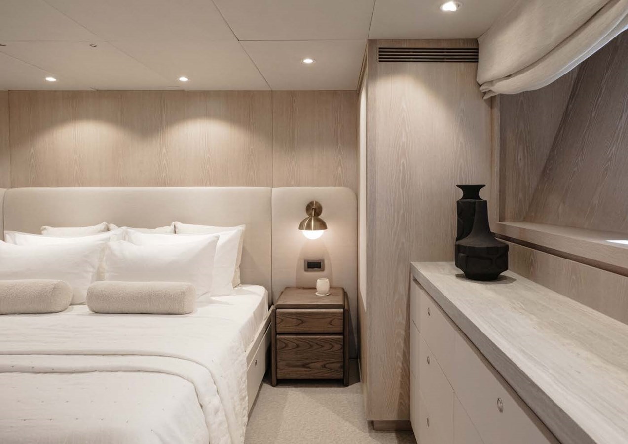Alloy Yachts Nz Motor Yacht AKIKO For Sale